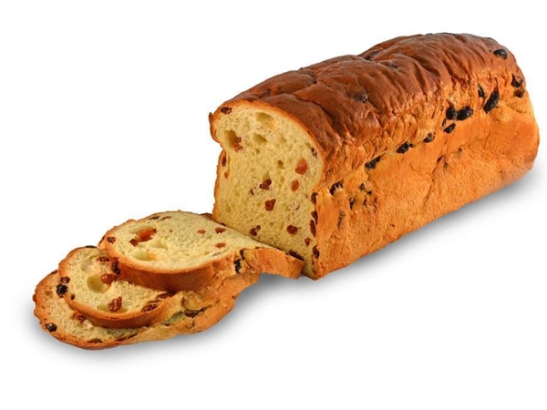 Half rozijnenbrood gesneden