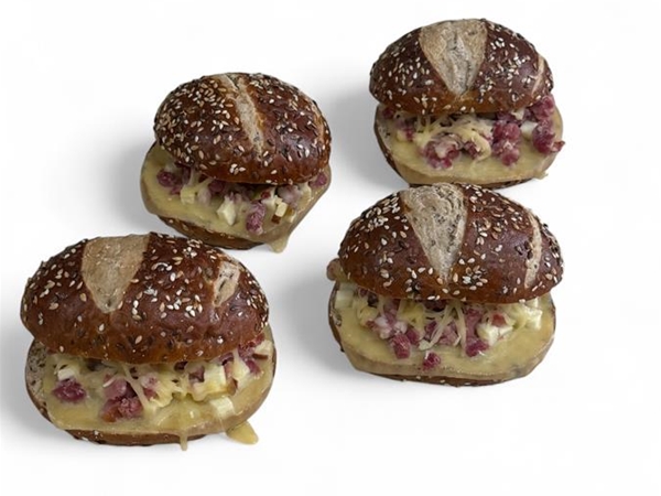 Spek apfel laugen brotchen